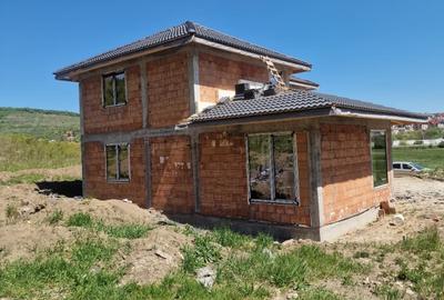 Casă individuală cu 4 camere cu Canalizare în Baciu - 3