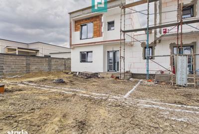 Casă cu 4 camere cu Teren 335 Mp în Central - 1