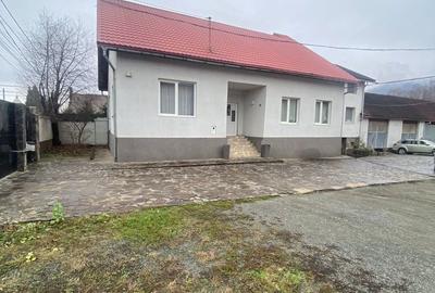 Casă cu 4 camere cu Teren 1600 Mp în Central - 5