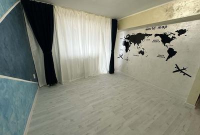 Apartament cu 3 camere decomandat în Micro 18
