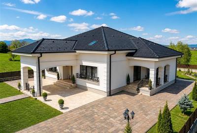 Casă cu 5 camere cu Teren 1250 Mp în Exterior Est