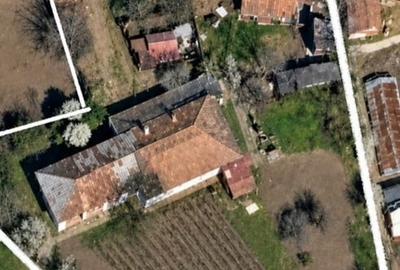 Casă cu 5 camere cu Teren 1000 Mp în Central