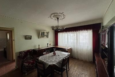 Apartament cu 3 camere semidecomandat în Central - 2