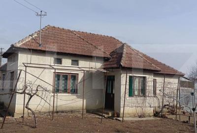 Casă cu 3 camere cu Teren 1900 Mp în Sălățig