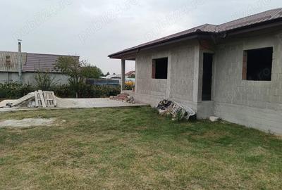 Casă cu Teren 1700 Mp în Buturugeni - 1