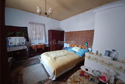 Casă cu 3 camere cu Teren 4658 Mp în Ghimpați - 5