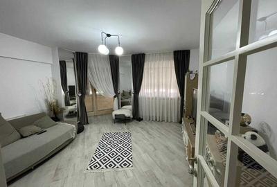 Apartament cu 3 camere decomandat în Exterior Vest