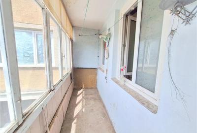 Apartament cu 3 camere decomandat în 9 Mai - 12