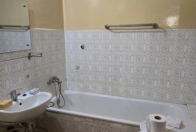 Apartament cu 2 camere semidecomandat în Moșilor