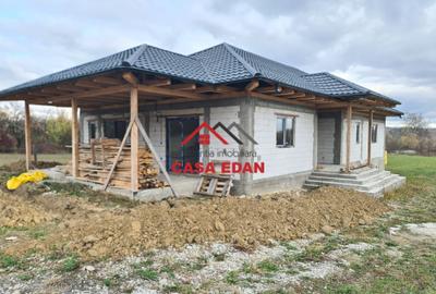 Casă individuală cu 5 camere cu Teren 5034 Mp în Câmpina - 1