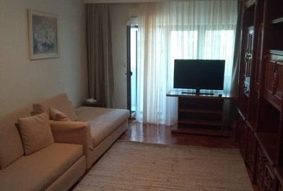 Apartament cu 3 camere decomandat în Capitol