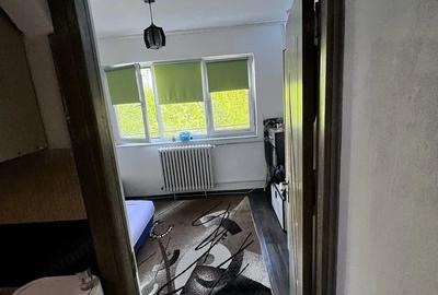 Garsonieră decomandată în UMT