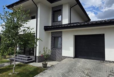 Casă cu 4 camere cu Teren 446 Mp în Central