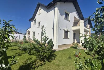 Casă cu 4 camere în Central