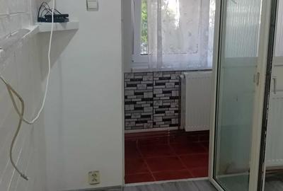 Garsonieră decomandată în Exterior Vest - 8