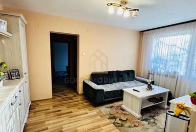 Apartament cu 3 camere în Săsar