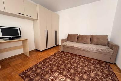 Apartament cu 2 camere semidecomandat, mobilat în Podu Roș