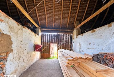 Casă cu 4 camere decomandat cu Teren 1650 Mp în Porumbacu de Jos
