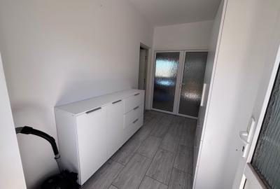 Apartament cu 3 camere decomandat în Exterior Vest