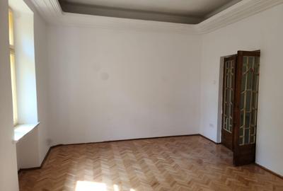 Apartament cu 3 camere decomandat în Unirii
