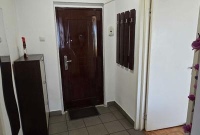Apartament cu 2 camere semidecomandat în Craiovița Nouă - 1