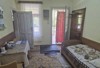 Casă cu 4 camere cu Teren 250 Mp în Muncitoresc - 2
