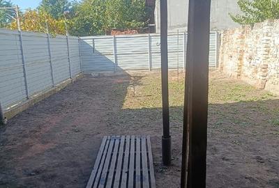 Casă cu 2 camere cu Teren 250 Mp în Mihai Bravu