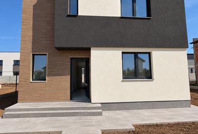 Casă individuală cu 5 camere cu Teren 470 Mp în Berceni