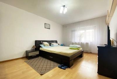 Apartament cu 3 camere decomandat, mobilat în Rogerius