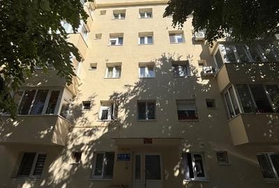 Apartament cu 3 camere semidecomandat, mobilat în UTA