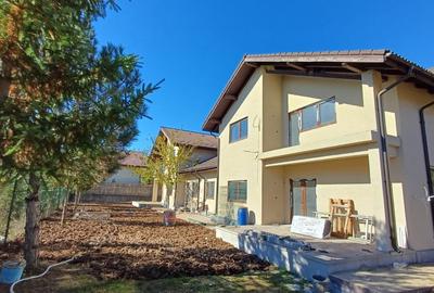 Duplex cu 4 camere cu Canalizare în Corbeanca - 1