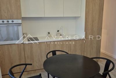 Apartament cu 2 camere decomandat, mobilat în Central
