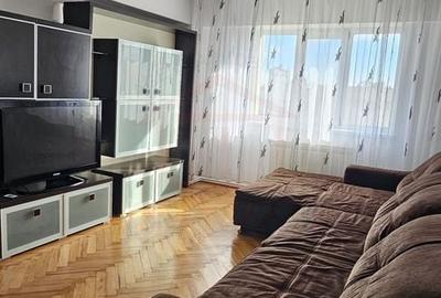 Apartament cu 3 camere decomandat, mobilat în Central