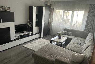 Apartament cu 3 camere decomandat în Central - 1