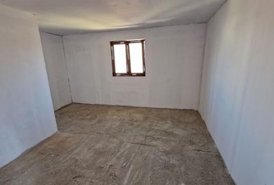 Casă cu 4 camere în Bartolomeu - 3