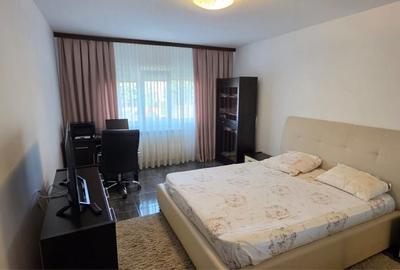 Apartament cu 2 camere decomandat în E3 - 1