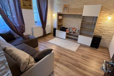 Duplex cu 2 camere cu Canalizare în P-ța Unirii - 1