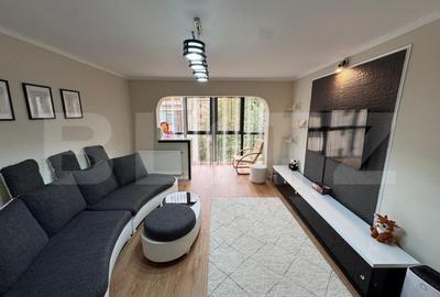Apartament cu 3 camere decomandat, mobilat în Micro 5