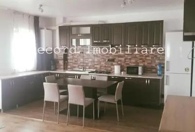 Apartament cu 3 camere semidecomandat în Florești