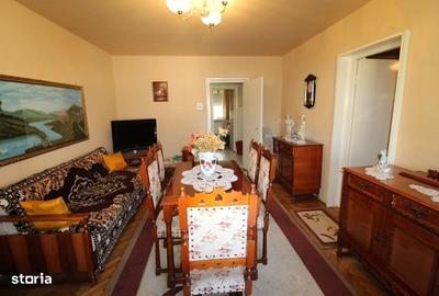 Apartament cu 4 camere în Batiz