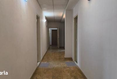 Spațiu comercial, de 30 mp, în Central - 6