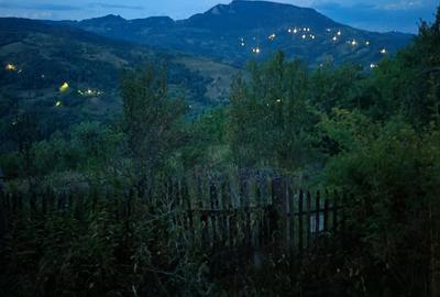 Casă cu 5 camere cu Teren 23000 Mp în Blăjeni
