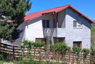 Casă cu 6 camere cu Teren 475 Mp în Rediu - 1