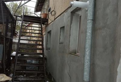 Casă cu 9 camere cu Teren 930 Mp în Central