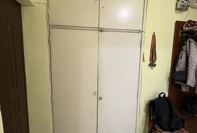 Apartament cu 3 camere semidecomandat în Crângași