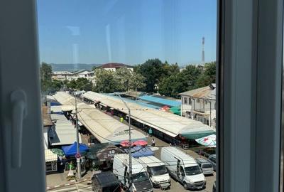 Apartament cu 4 camere decomandat în Central - 1
