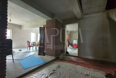 Casă individuală cu 10 camere cu Canalizare în Podgoria - 3