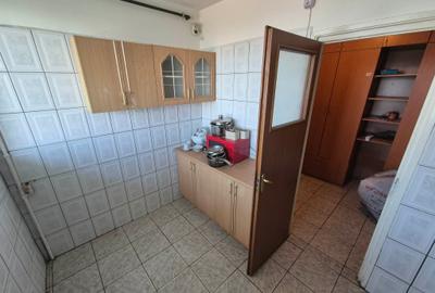 Apartament cu 3 camere semidecomandat în P-ța Muncii - 12