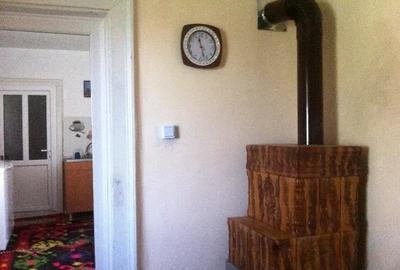 Casă cu 3 camere cu Teren 2436 Mp în Central