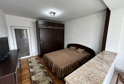 Apartament cu 2 camere decomandat, mobilat în Podgoria